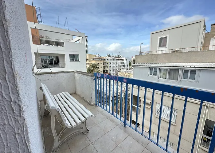 Apartment Adonis - *