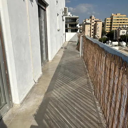 Apartment Adonis - *