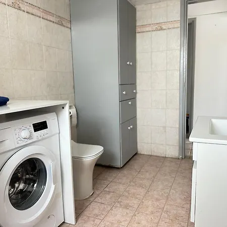 Apartment Adonis - *