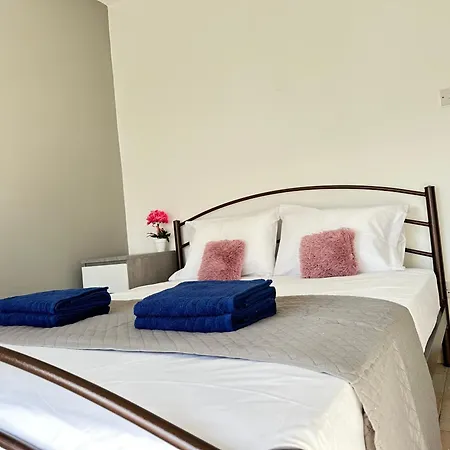 Apartment Adonis - *
