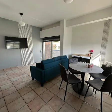 Apartment Adonis -