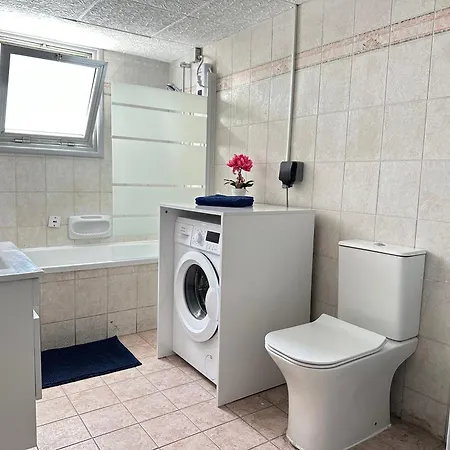 Apartment Adonis -