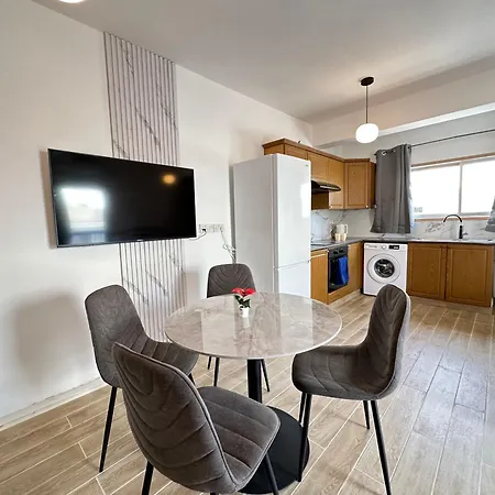 Apartment Adonis -