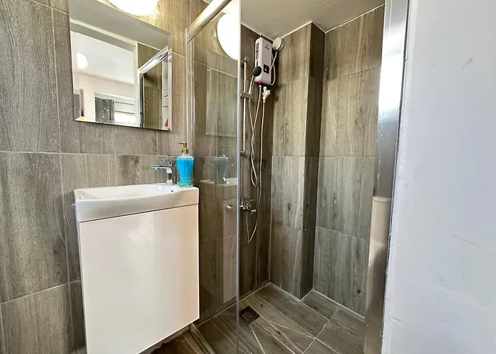 Adonis - Апартаменты